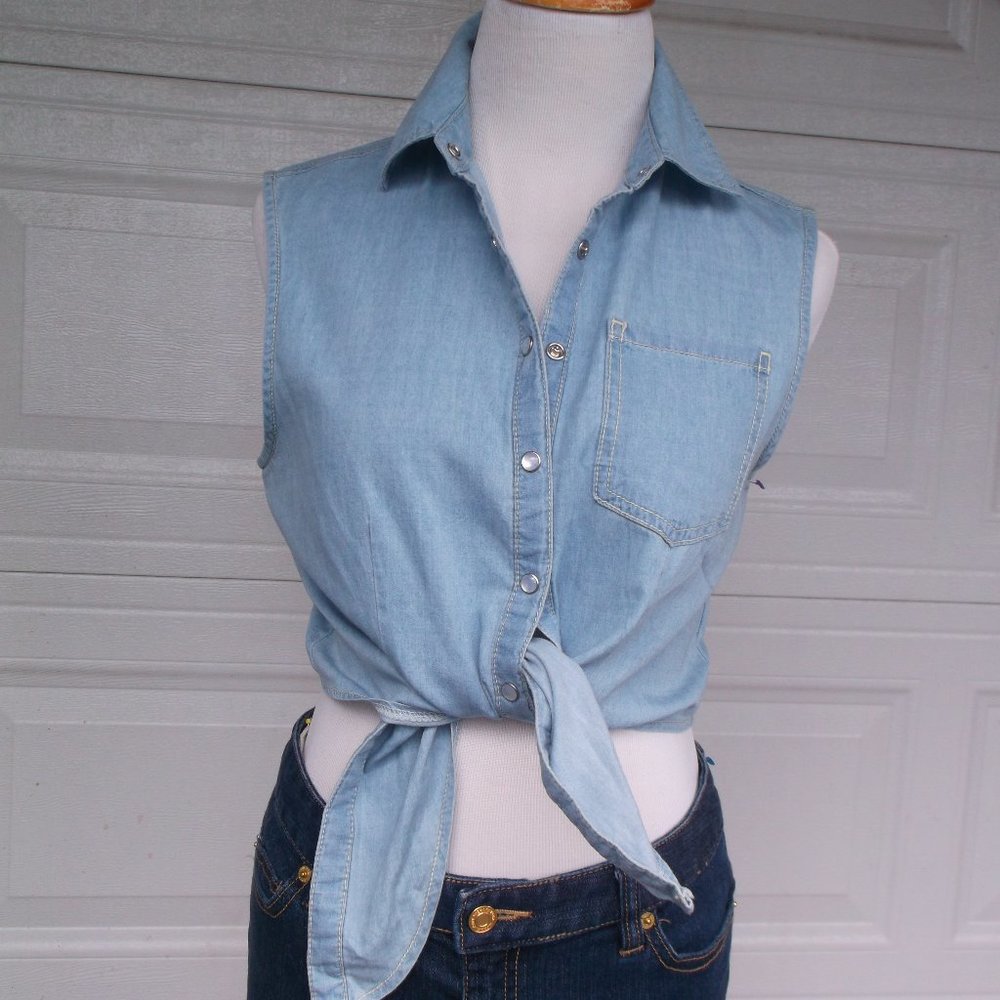 Forever 21 Cambray Classic Front Tie Snap Shirt